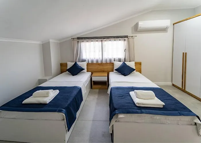 Merkezde 8 Kisilik Oezel Havuzlu Villa Вилла *